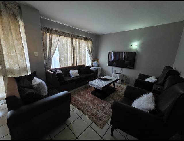 2 BEDROOM TOWNHOUSE FOR SALE IN SASOLBURG EXT 2